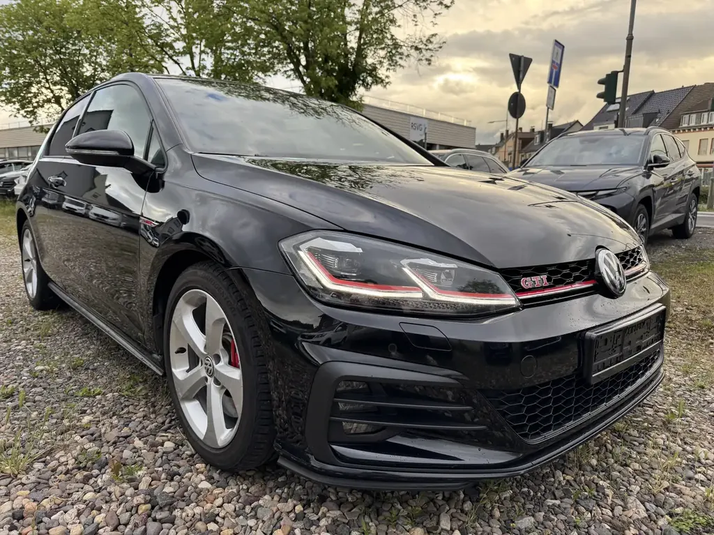 Volkswagen Golf GTI Performance Voll LED Tüv Neu Digital Tacho