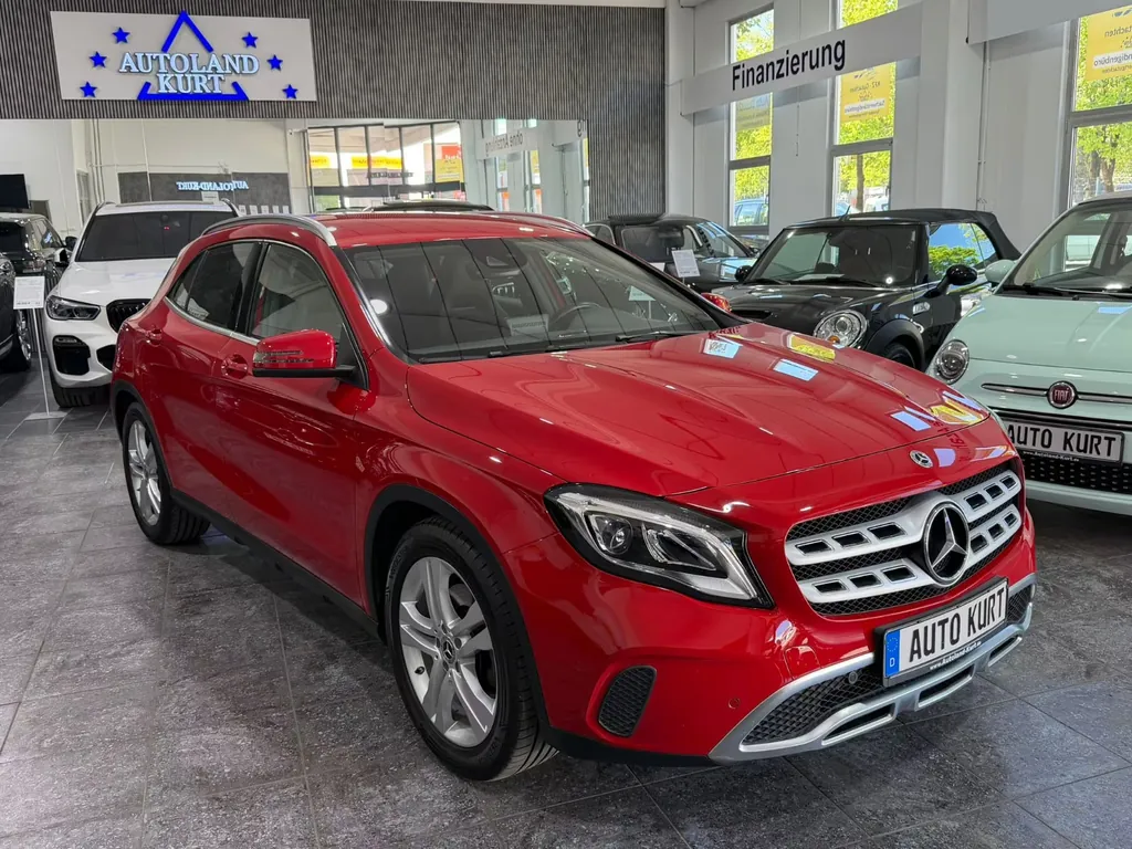 Mercedes-Benz GLA 220