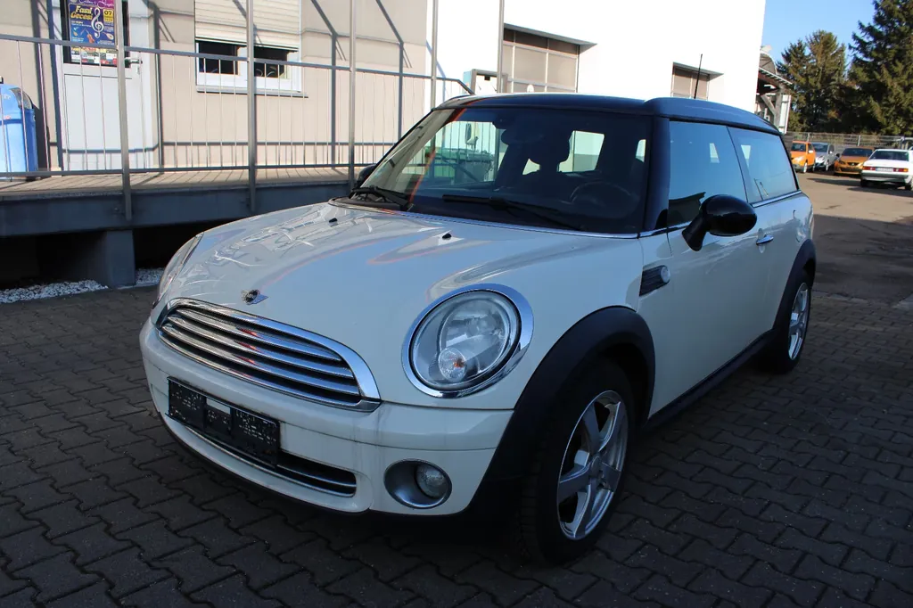 MINI Cooper Clubman