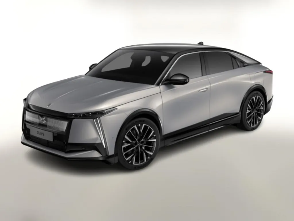 DS Automobiles N°8