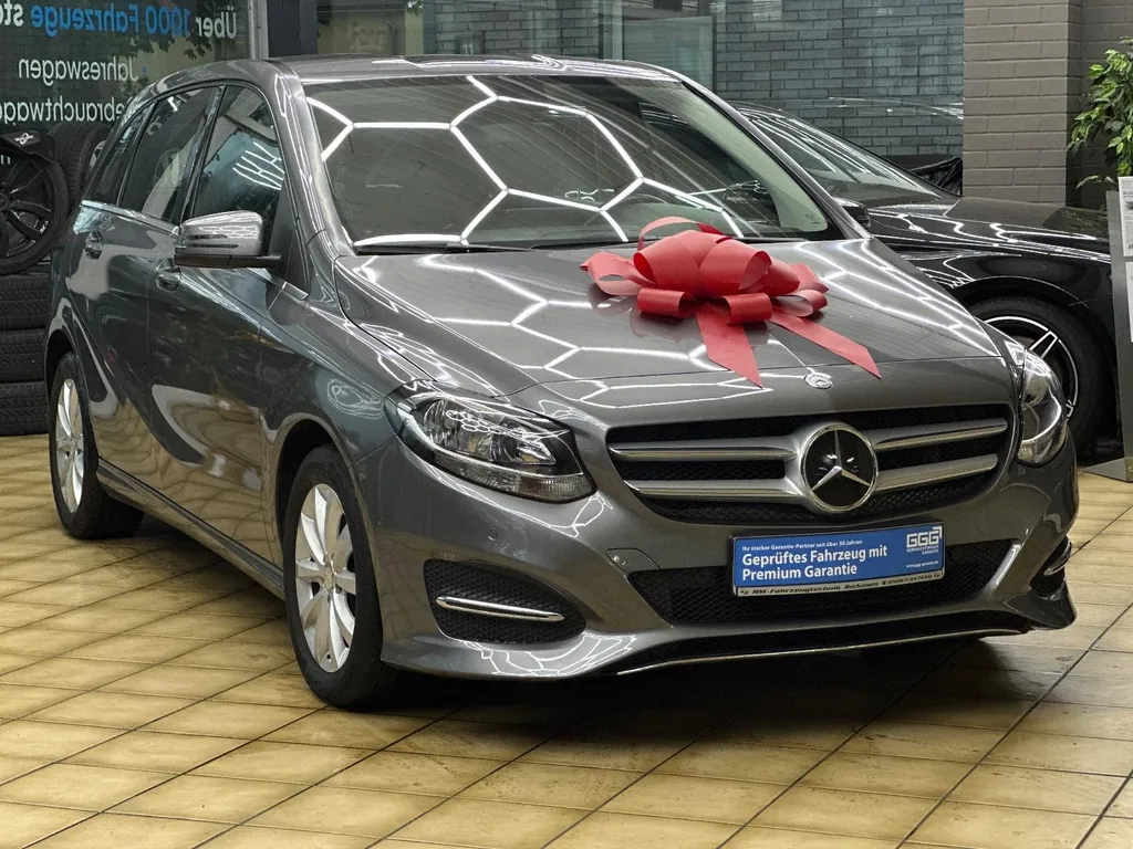 Mercedes-Benz B 180