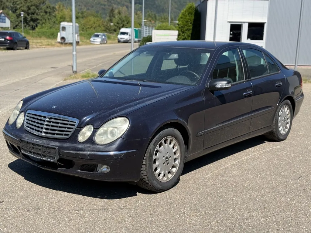 Mercedes-Benz E 240