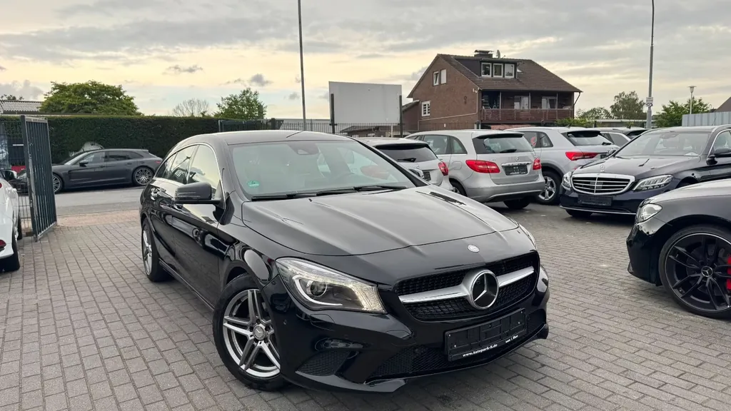 Mercedes-Benz CLA 200 Shooting Brake