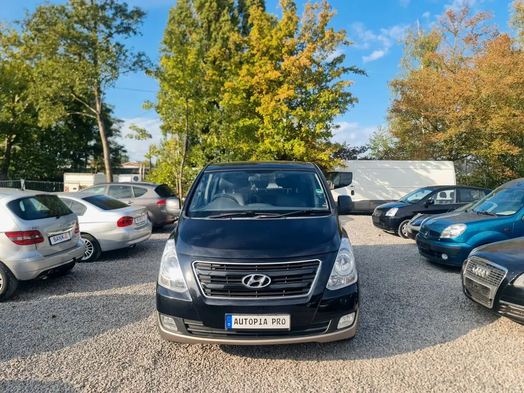 Hyundai H-1 Starex