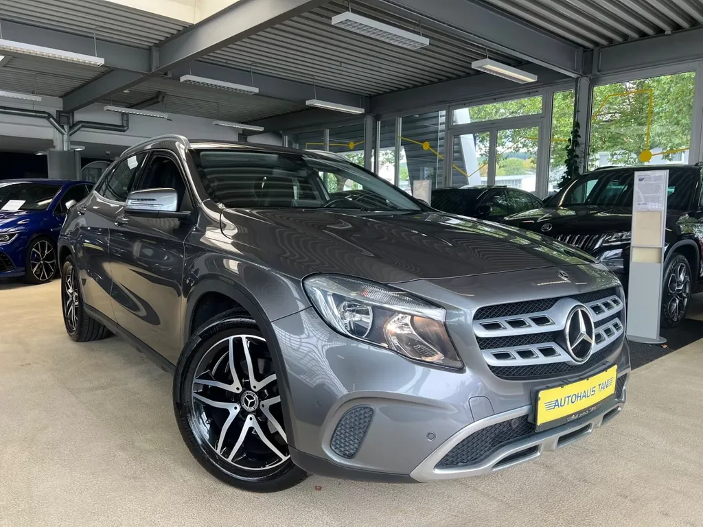 Mercedes-Benz GLA 200