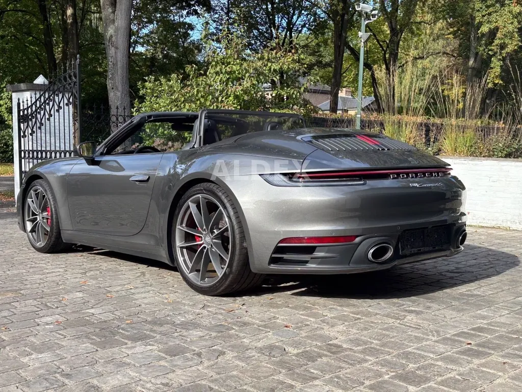Porsche 992