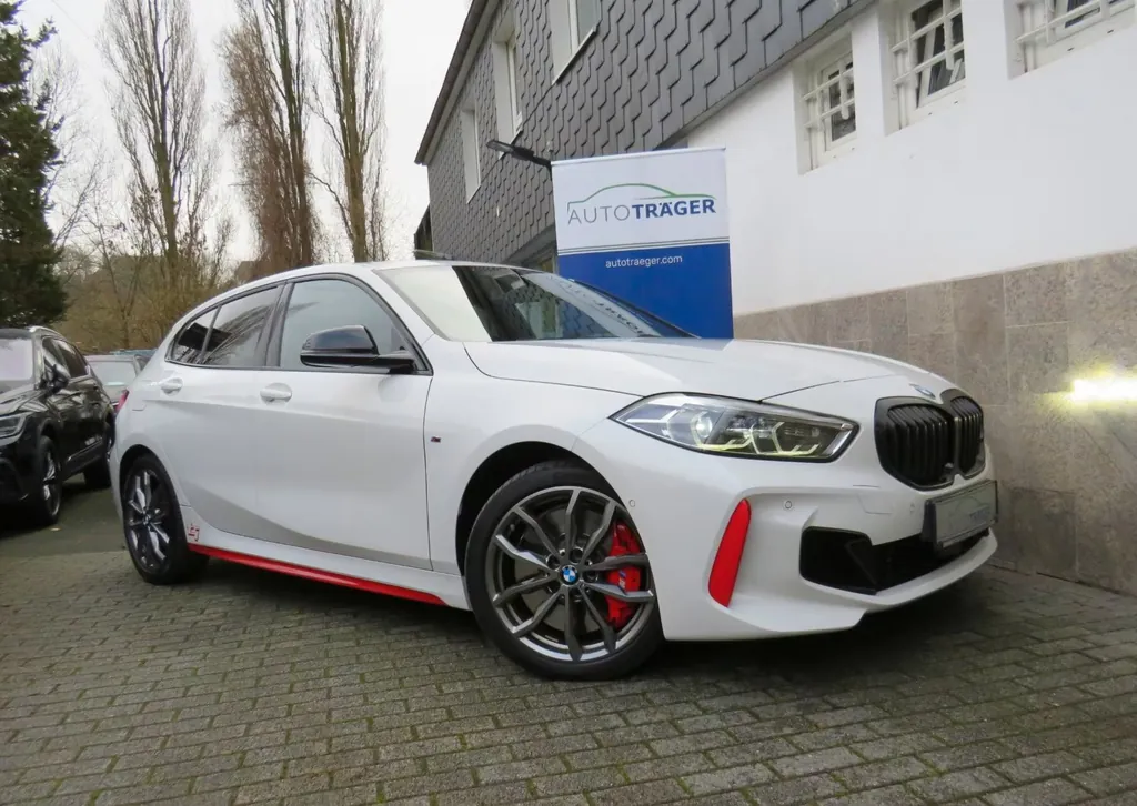 BMW 128