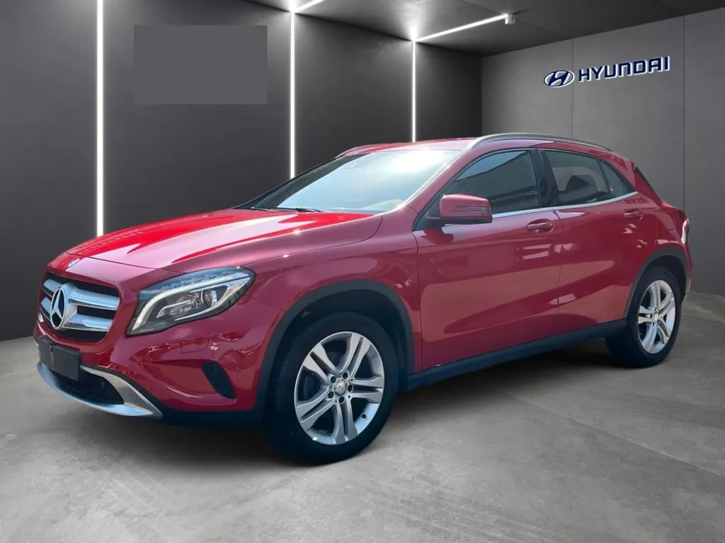 Mercedes-Benz GLA 200