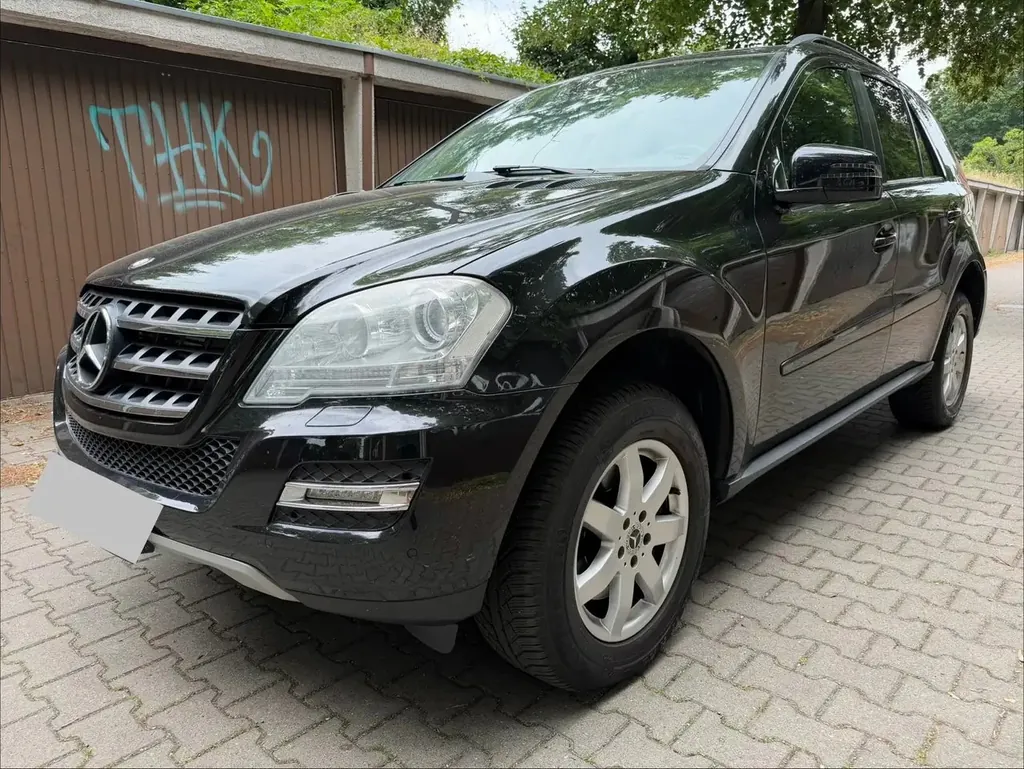 Mercedes-Benz ML 350 ML 350 CDI 4Matic Automatik Navi Xenon Tempomat Klimaaut AHK Euro5