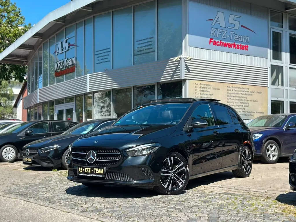 Mercedes-Benz B 220