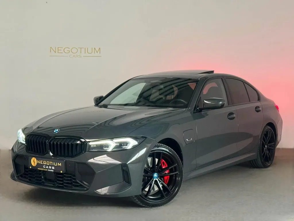 BMW 330