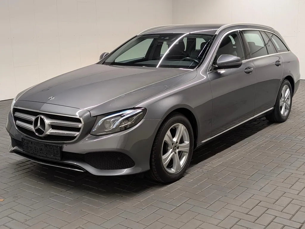 Mercedes-Benz E 220