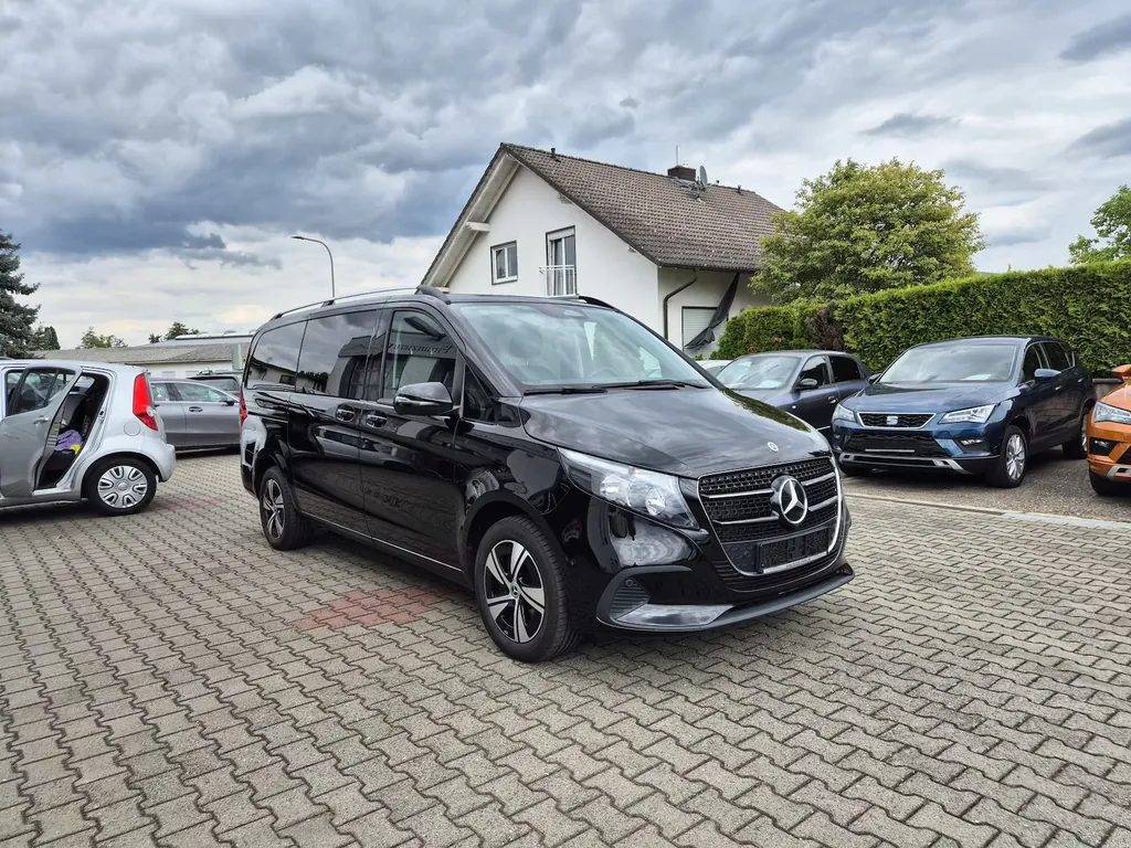 Mercedes-Benz V 220