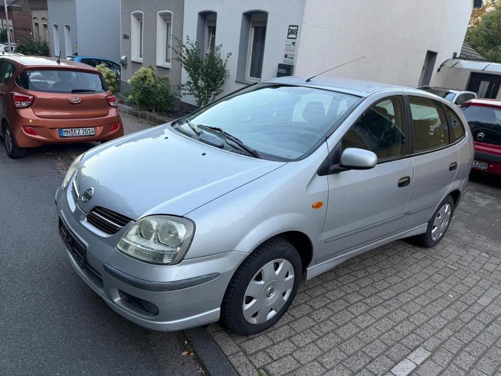 Nissan Almera