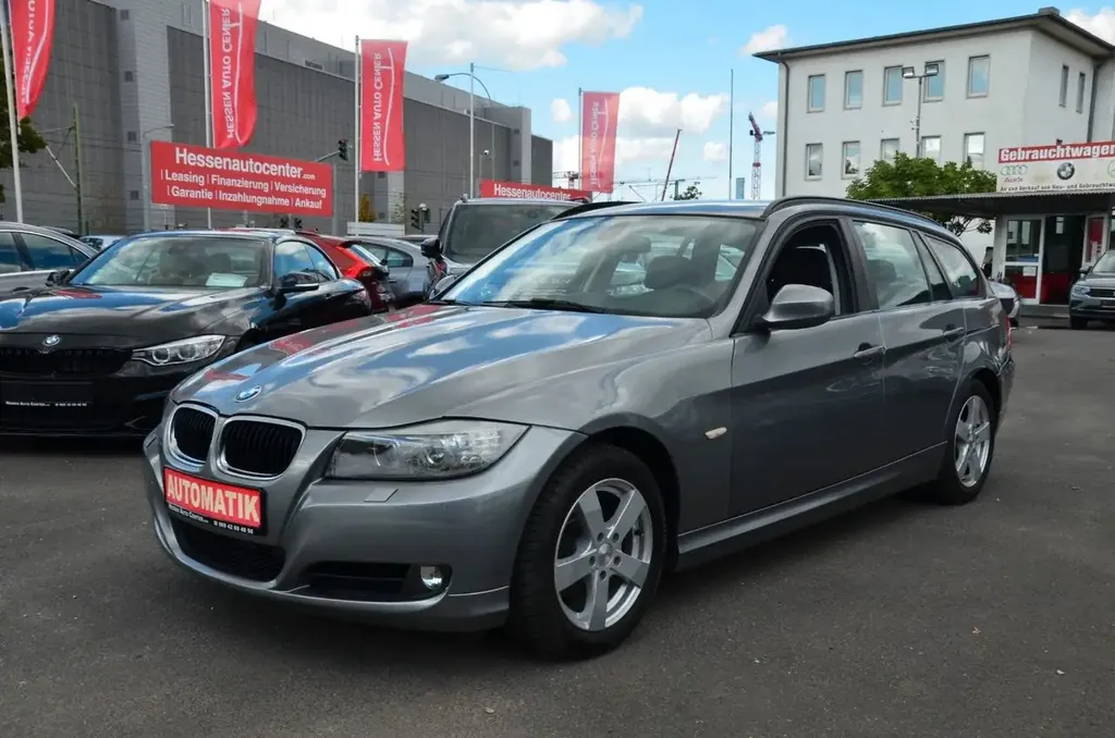 BMW 318 3 Touring*NAVI*PDC*TEMPO*XENON*KLIMA*TOP
