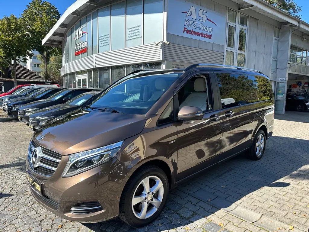 Mercedes-Benz V 250