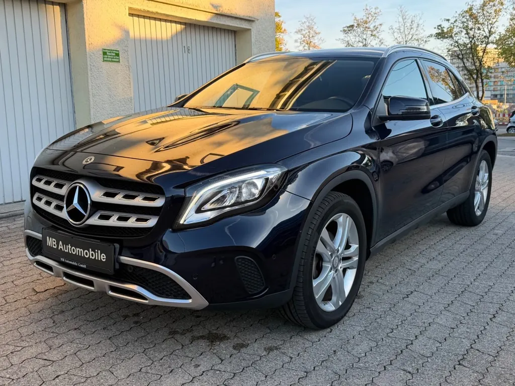 Mercedes-Benz GLA 220