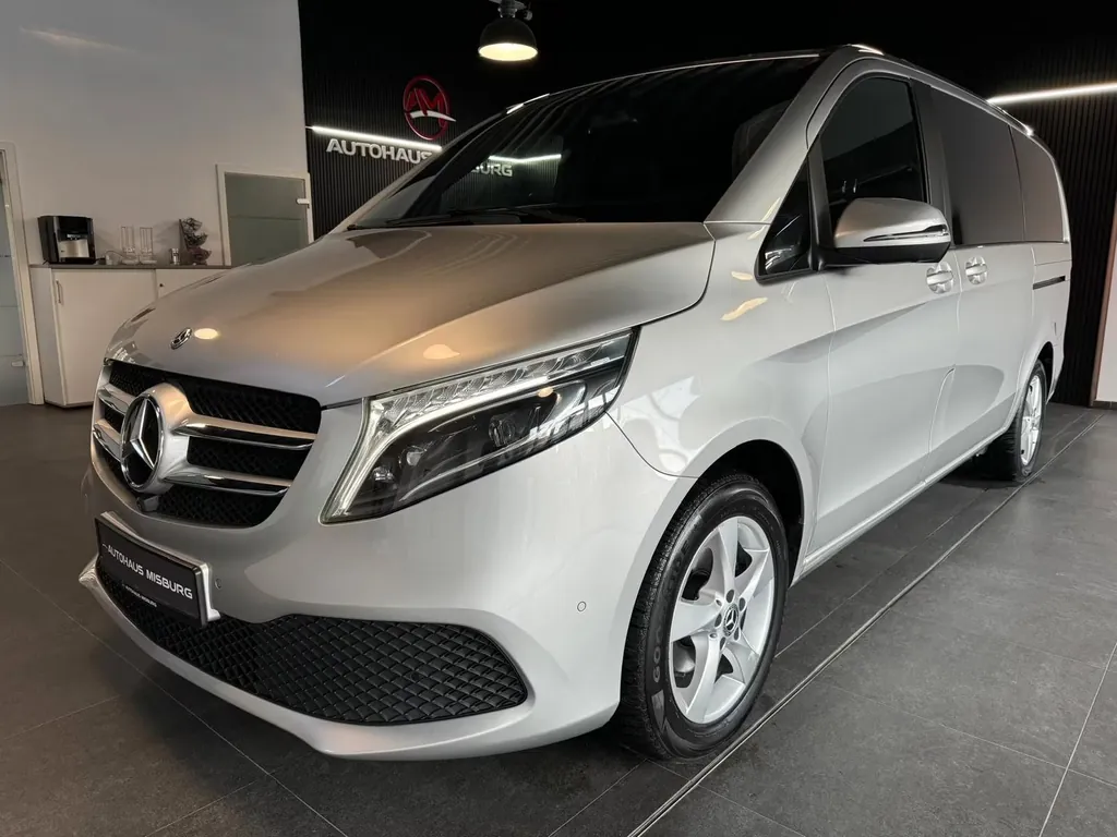 Mercedes-Benz V 220
