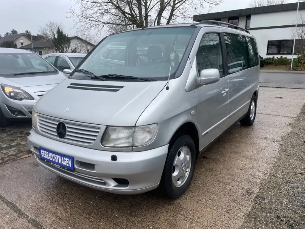 Mercedes-Benz V 220