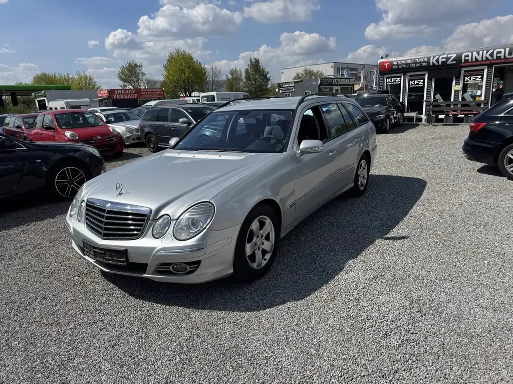 Mercedes-Benz E 220 E 220 CDI KLIMAAUTOMATIK!!SITZHEIZUNG!AHK!NAVI!!