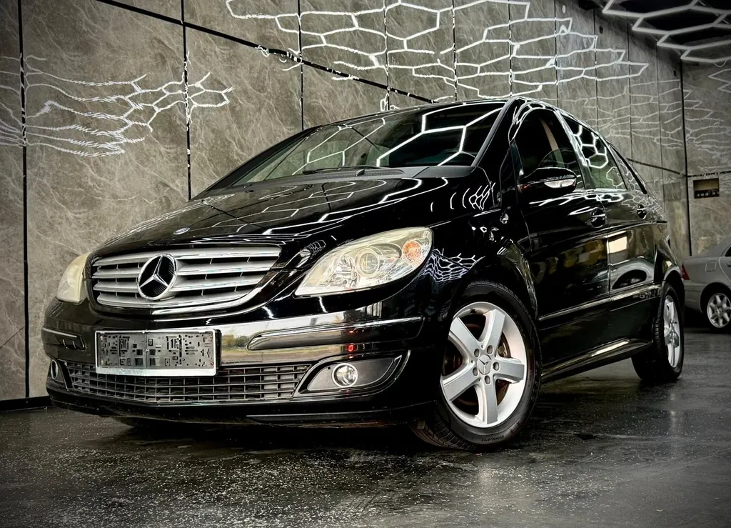 Mercedes-Benz B 200