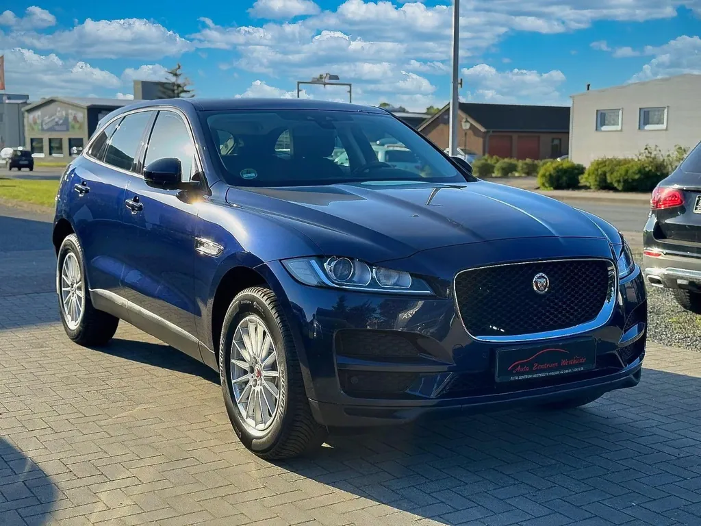 Jaguar F-Pace