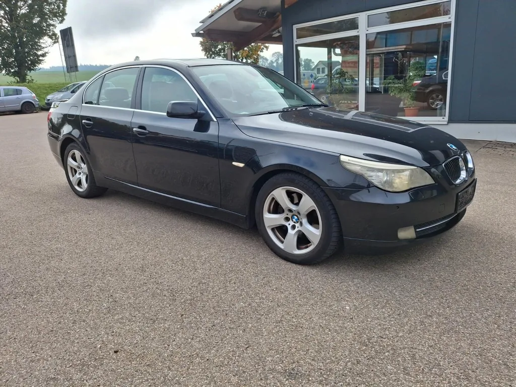 BMW 523