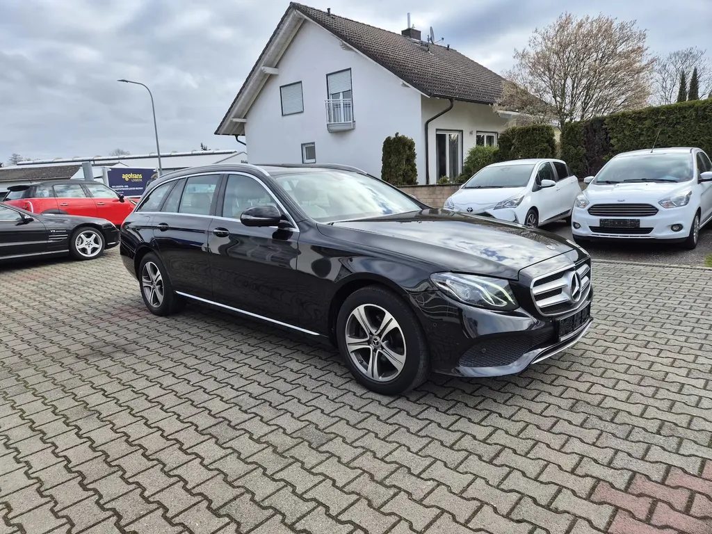 Mercedes-Benz E 200