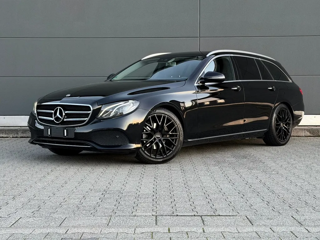 Mercedes-Benz E 220