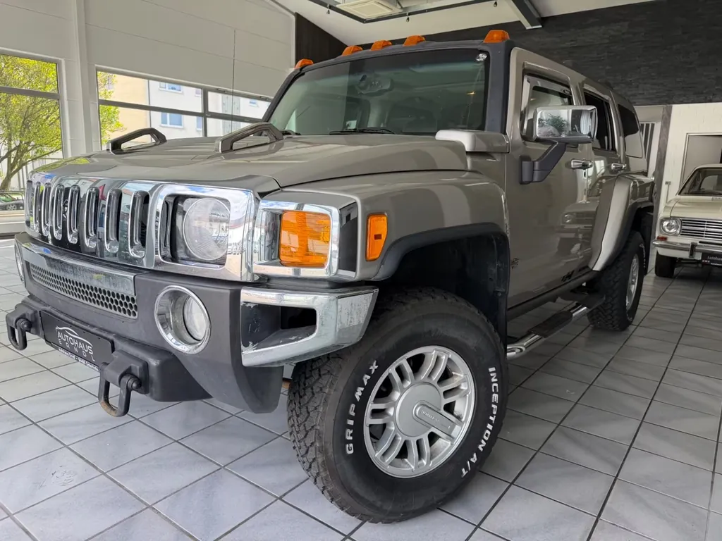 Hummer H3