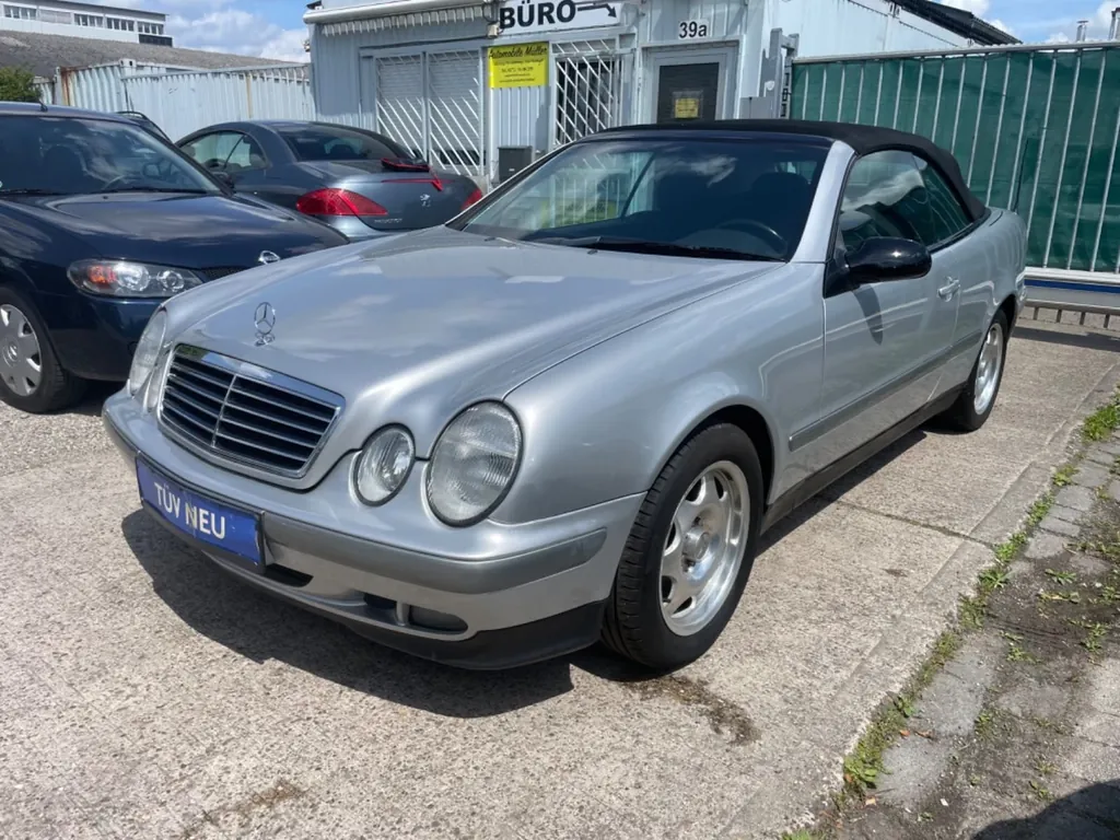 Mercedes-Benz CLK 230