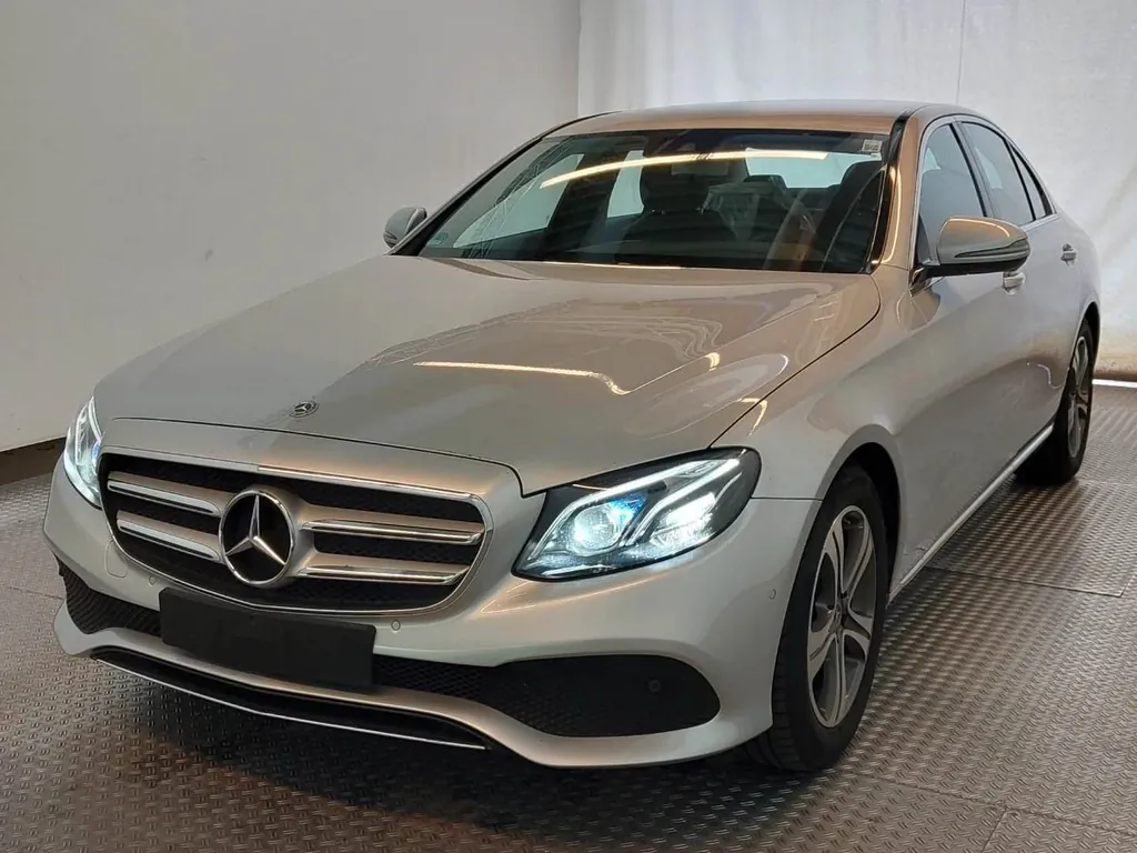 Mercedes-Benz E 220