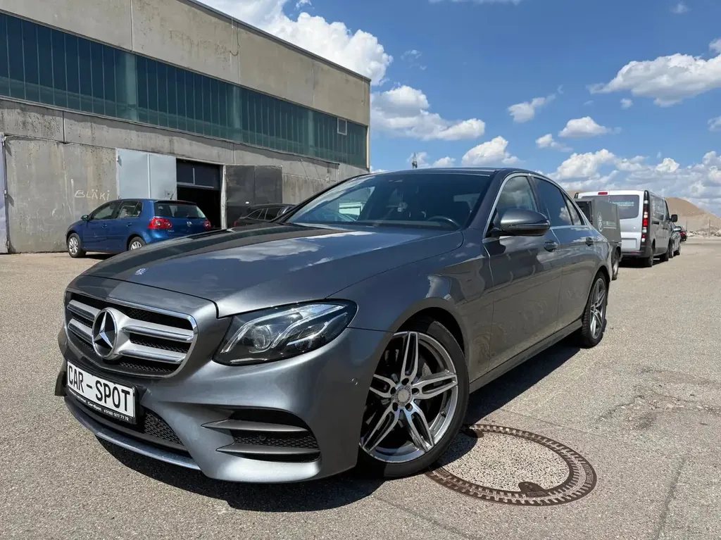 Mercedes-Benz E 220 E 220 d*AMG LINE*BURMESTER*AMBIENTE*NAVI*KAMERA*