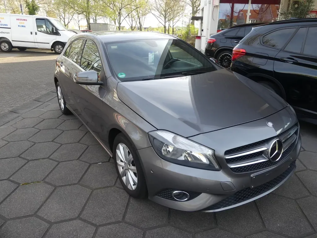 Mercedes-Benz A 180