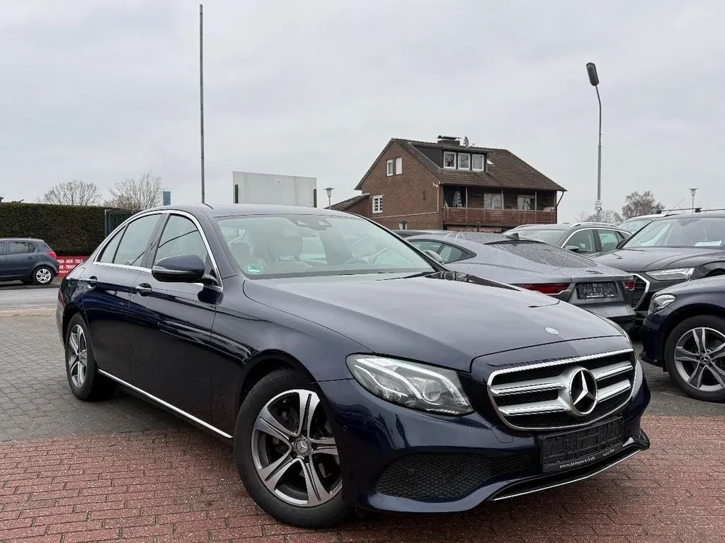 Mercedes-Benz E 220