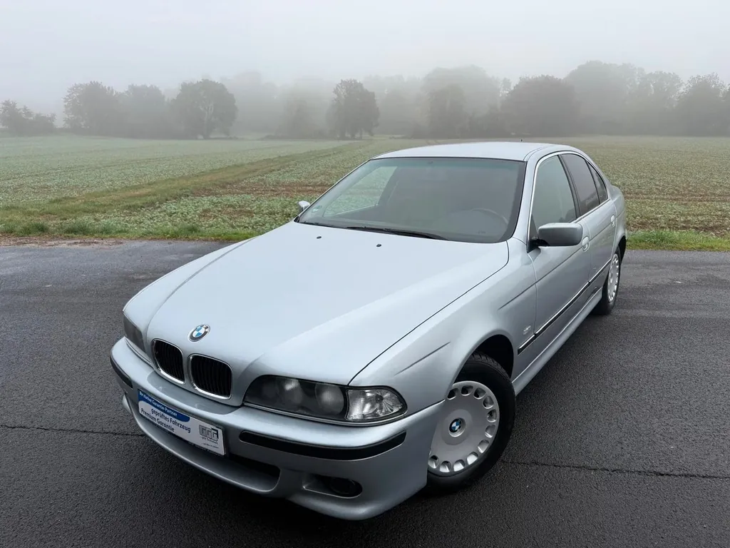 BMW 523