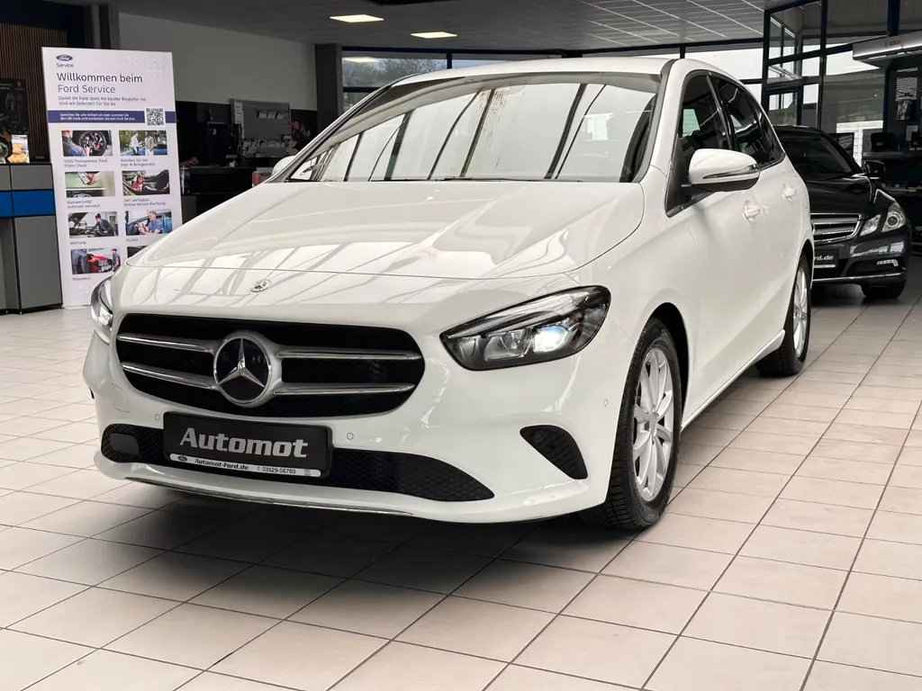 Mercedes-Benz B 220
