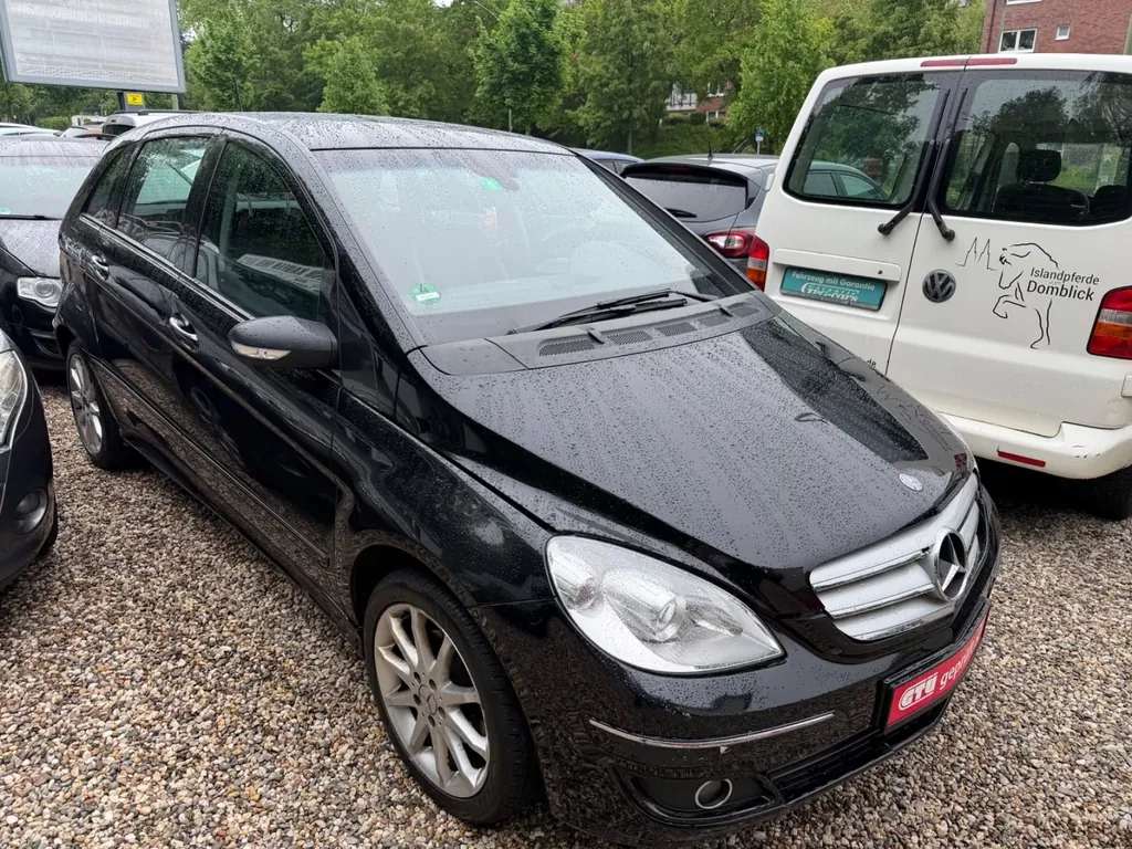Mercedes-Benz B 200