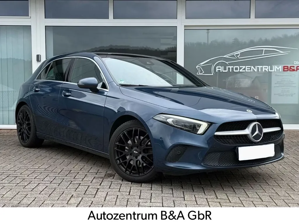 Mercedes-Benz A 220