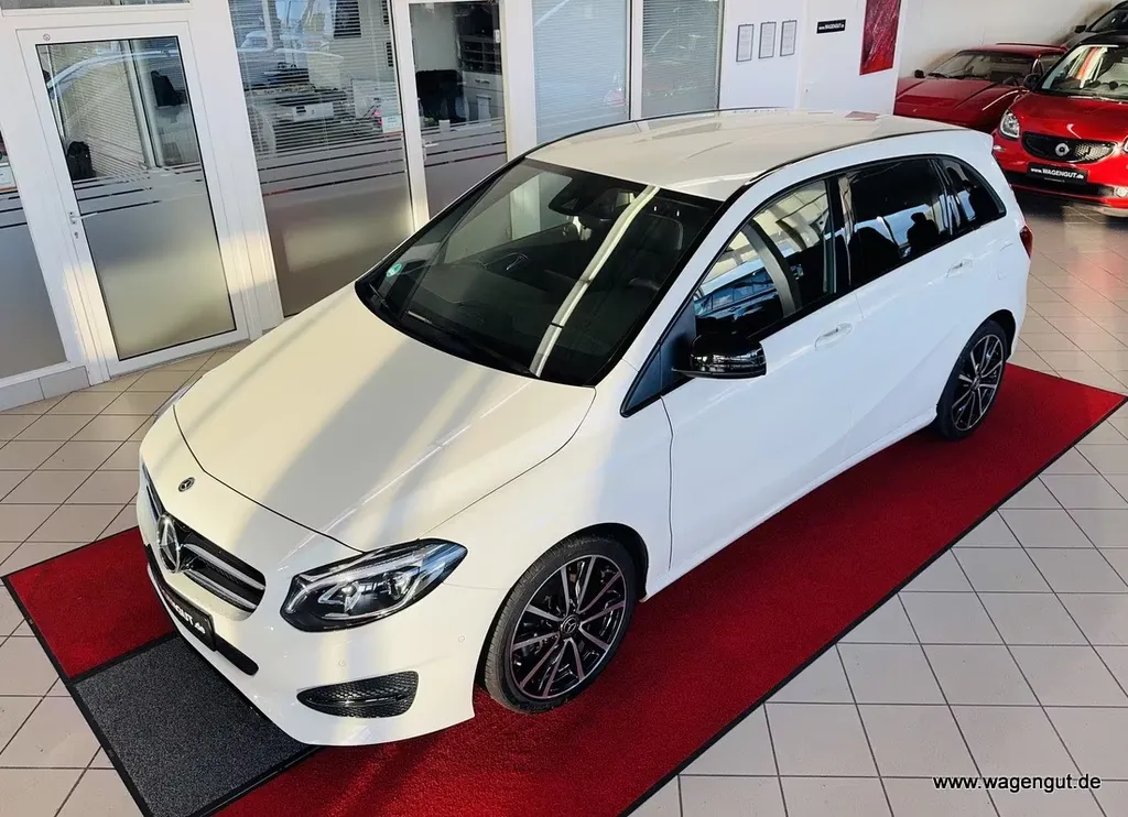Mercedes-Benz B 200
