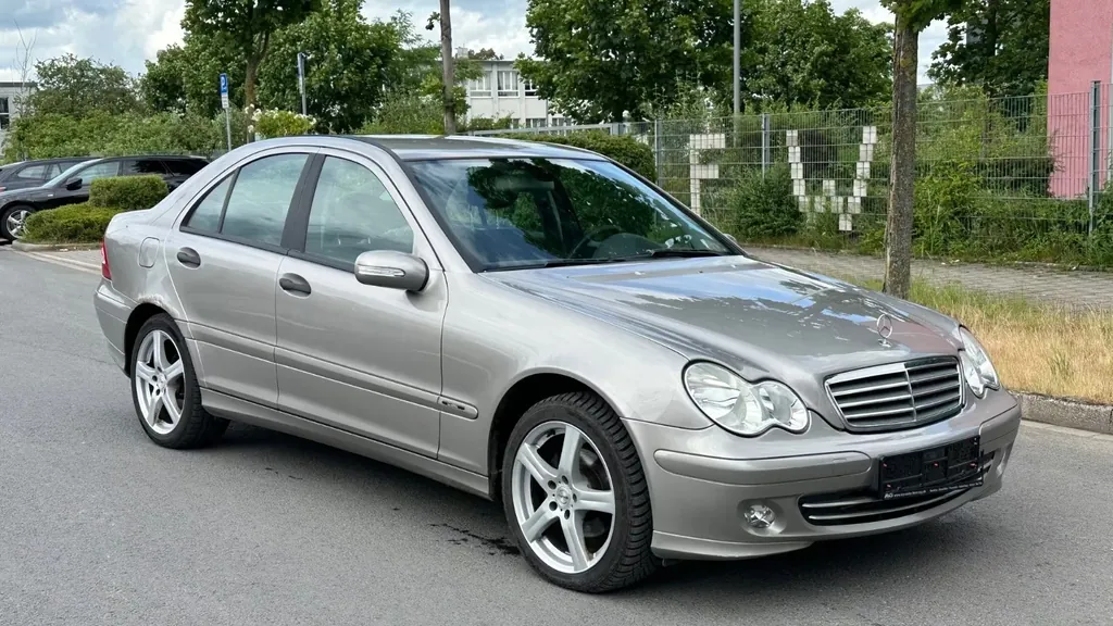 Mercedes-Benz C 180