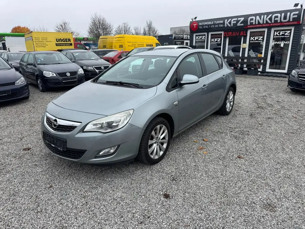 Opel Astra Astra J Lim. 5-trg. Design Edition KLIMA!!AHK!!