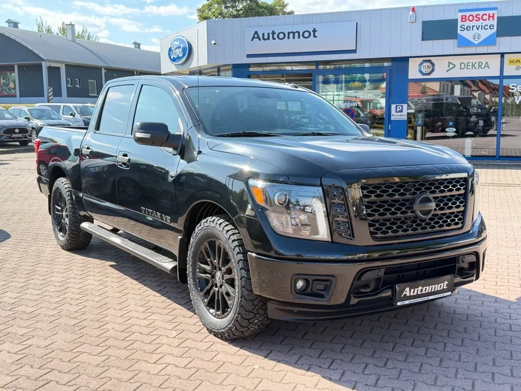 Nissan Titan