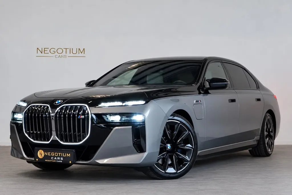 BMW M760