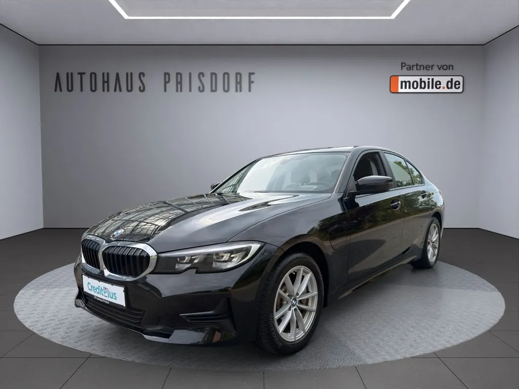 BMW 330
