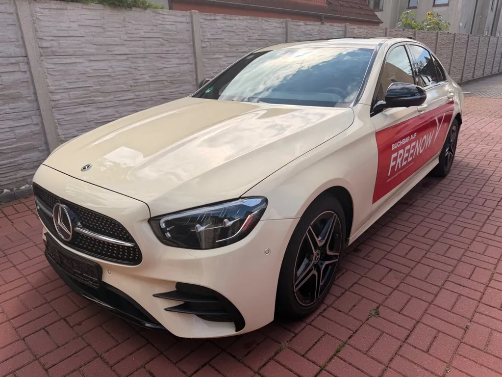 Mercedes-Benz E 220