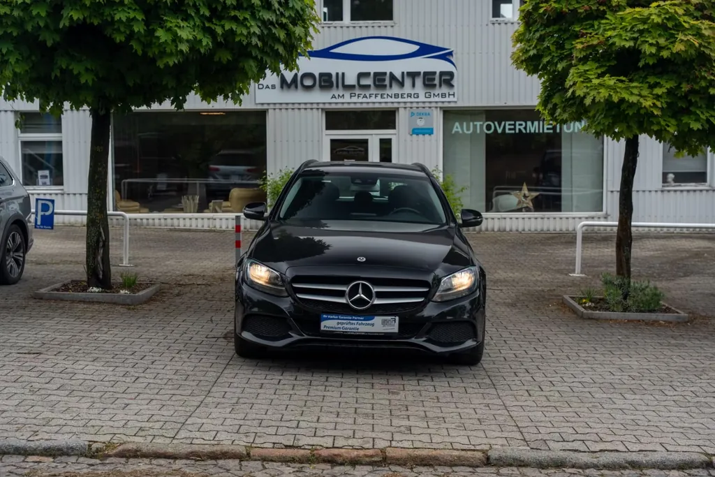 Mercedes-Benz C 220