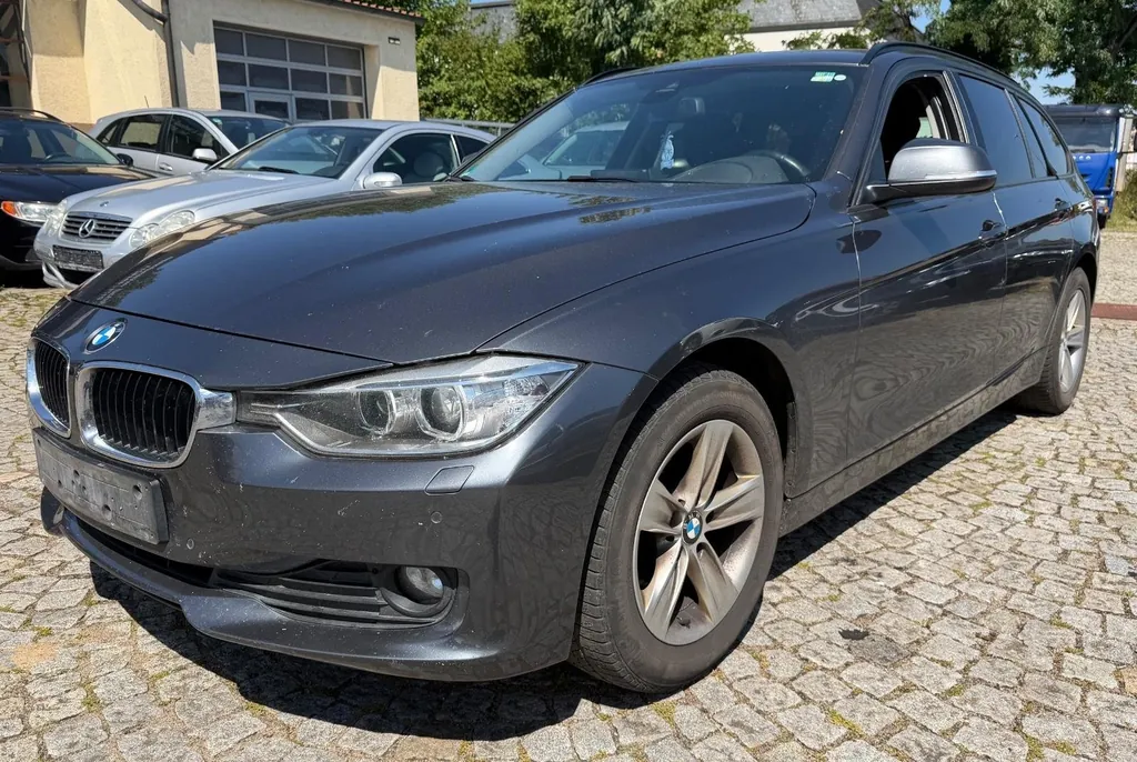 BMW 320