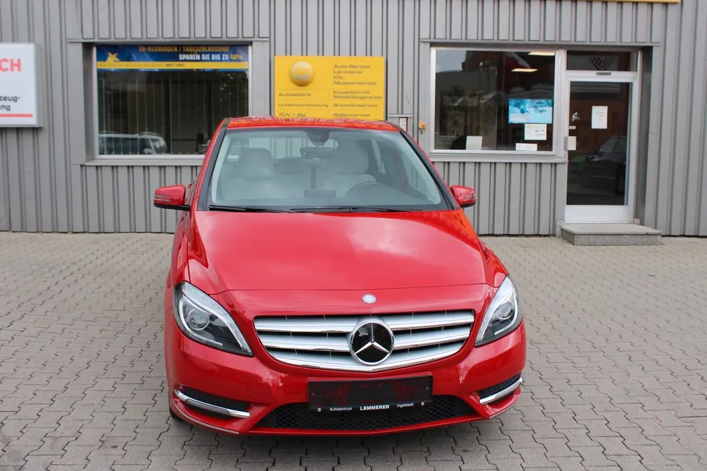 Mercedes-Benz B 220