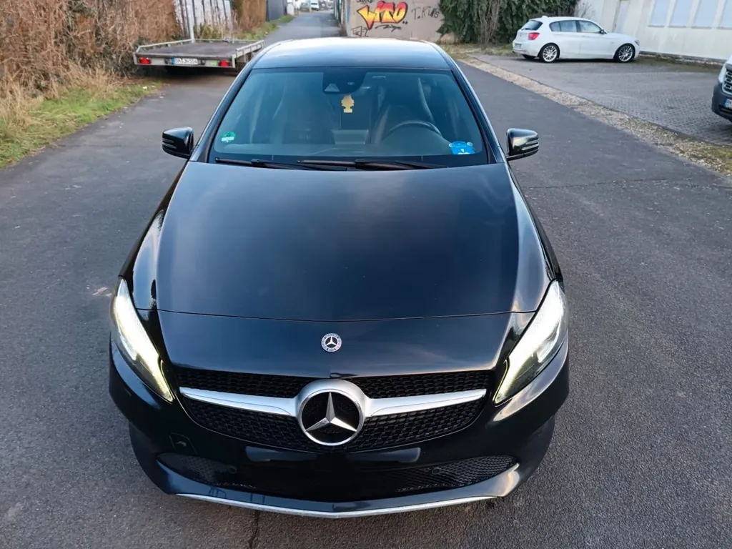 Mercedes-Benz A 220